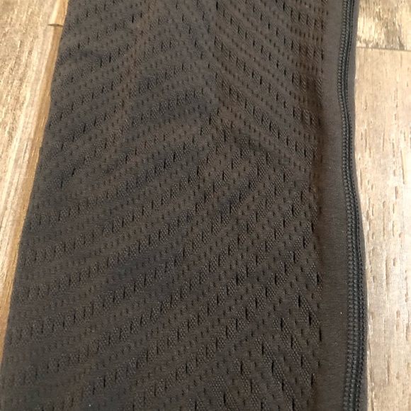 Lululemon reveal onesie - Picture 4 of 6